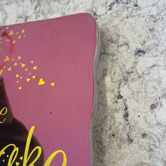 paperback - the cupcake ` - Picture 5 of 7